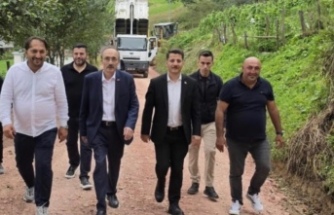 Başkan Çelenk işinin başında.