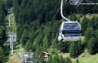 Çaykara Uzungöl’de teleferik’ten düşen şahıs yaralandı.