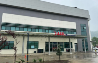 Denizde Boğulma Tehlikesi Geçiren 3 Çocuğu Kurtaran Adam Hastaneye Kaldırıldı