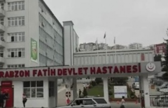 Direğe çarpan aracın şoförü yaralandı.