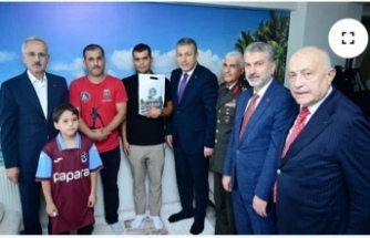 Bakan Uraloğlu Gazi Bayrak’ı ziyaret etti.