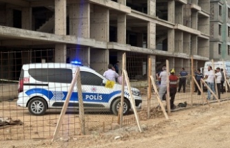 Hastane İnşaatına Düşen Şahıs Ağır Yaralandı
