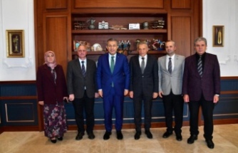 Prof.Dr.tekinbaş Vali Şahin’i ziyaret etti.