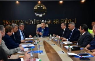 Vali Şahin topladı