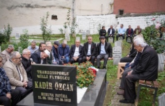 Efsane futbolcularımızdan Kadir Özcan kabri başında anıldı