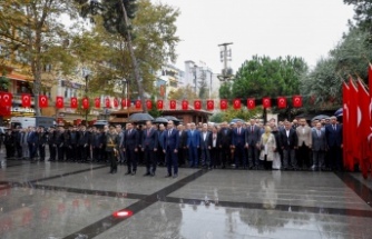 AKÇAABAT’TA 29 EKİM CUMHURİYET BAYRAMI ÇELENK SUNMA TÖRENİ GERÇEKLEŞTİRİLDİ