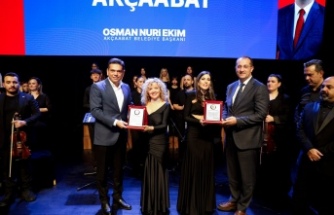 AKÇAABAT’TA CUMHURİYET BAYRAMI’NA ÖZEL MUHTEŞEM KONSER
