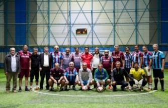 AŞKAN KAYA, MUHTARLARLA SAHAYA İNDİ