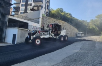 BÜYÜKŞEHİR'İN YOL SEFERBERLİĞİ SÜRÜYOR