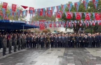 Cumhuriyet bayramı törenlerle kutlanıyor