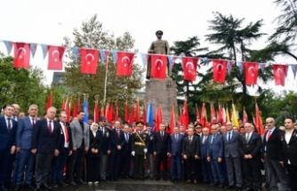 Cumhuriyet bayramı törenlerlerle kutlanıyor