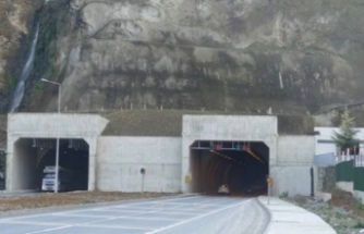 Ortahisar‘da tünel içinde trafik kazası 3.yaralı.