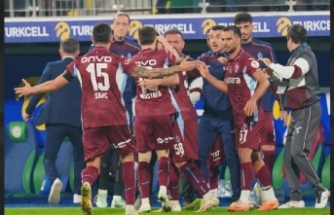 Trobzonspor Rize'de İmkânsızı Başordı! 7 Gollü Derbide Büyük Zafer