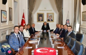 Vali Şahin sağlıkçıları topladı.
