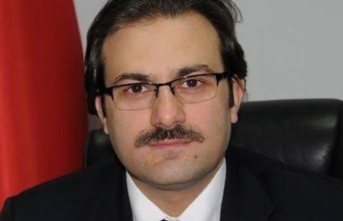 Başhekim Prof. Dr Hasan Rıza Aydın göz dolduruyor.