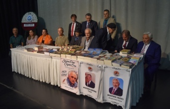 TRABZON’DA EDEBİYAT BULUŞMASI: YAZARLAR KİTAPLARINI OKURLARIYLA BULUŞTURDU