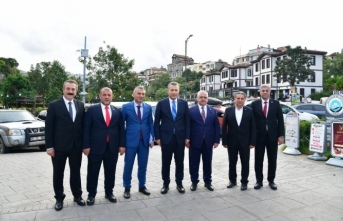 Vali Şahin muhtarlar gününü kutladı.
