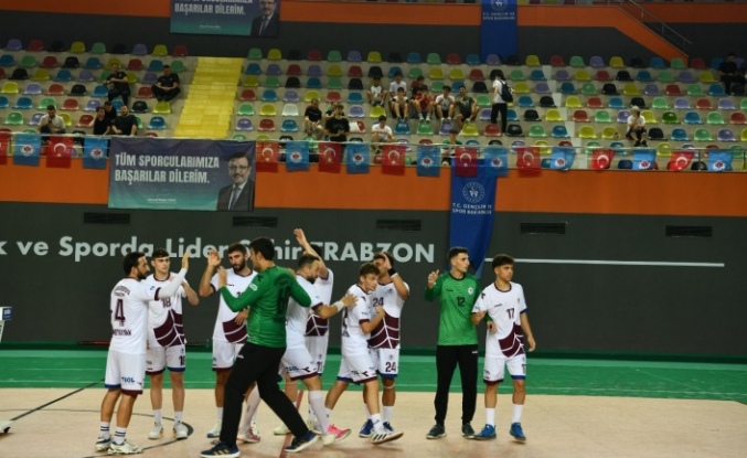 BÜYÜKŞEHİR HENTBOL TAKIMI FARKA GİTTİ