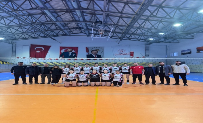 AKÇAABAT BELEDİYESPOR VOLEYBOLDA 2. LİG FİNAL GRUBUNDA