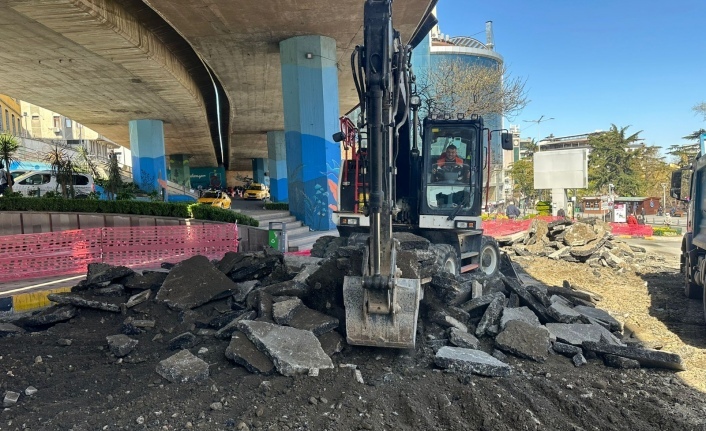 MEYDAN'DAKİ VİYADÜK ALTI DİNLENME ALANI OLACAK