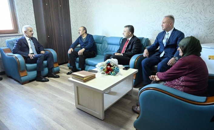 Bakan Uraloğlu, Başkan Çelenk’i ziyaret etti
