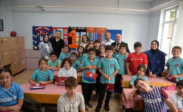 BÜYÜKŞEHİR'İN 'AKRAN NEZAKETİ' EĞİTİMLERİ SÜRÜYOR
