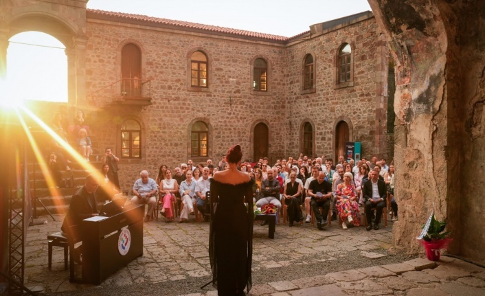 KIZLAR MANASTIRI’NDA OPERA YANKILARI