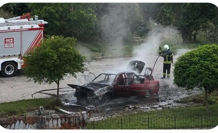 Araklı’da Otomobil Yandı Kül Oldu