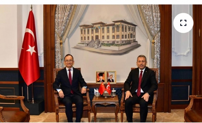 Çin Büyükelçisi Trabzon Valiliğini Ziyaret Etti