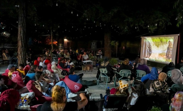 ORTAHİSAR’DA ‘GECE SİNEMASI’YLA NOSTALJİ DOLU AKŞAMLAR BAŞLADI