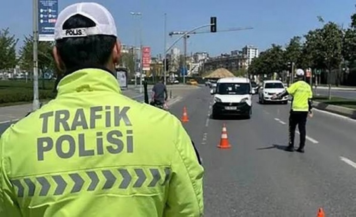 Trafik Polisleri Her Tarafa Kapan Kurup Ceza Yazıyor