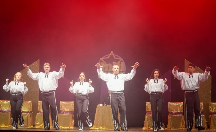 ÜNLÜ SHOW'A BÜYÜK İLGİ
