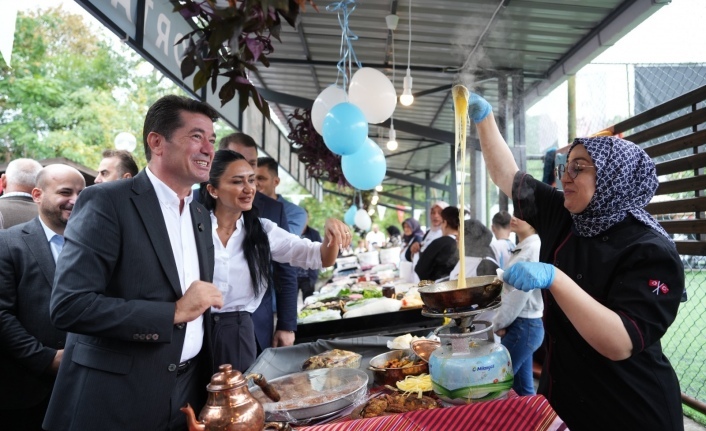 YAZ GELDİ, KÖY ÜRÜNLERİ PAZARLARINDA TEZGÂHLAR ŞENLENDİ