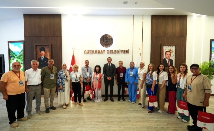 13. ULUSLARARASI RESİM ÇALIŞTAYI SANATÇILARINDAN BAŞKAN EKİM’E ZİYARET