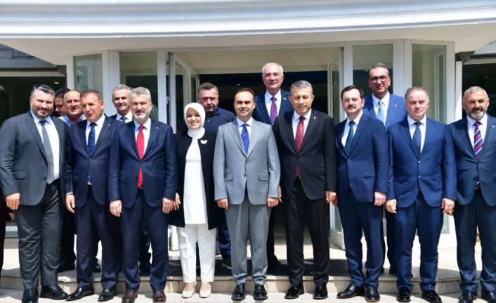 Bakan Kaçır, Başkan Sakarya’yı ziyaret etti