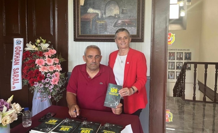 Gazeteci Yazar Enis Yıldırım’ın İmza Günü