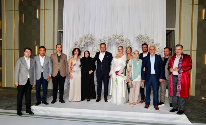 Özbayrak ve Bektaş Aileleri Mutlu Günü