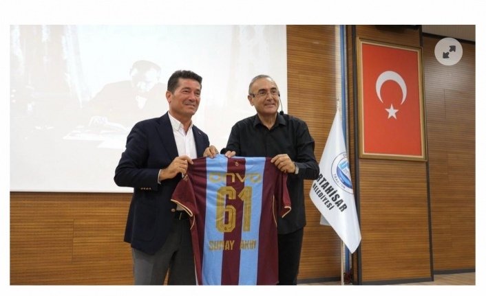 Sanatçı Sunay Akın Zafere Giden Yolu Anlattı