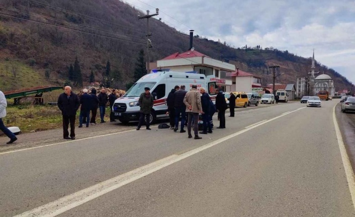 Vakfıkebir-Tonya Yolunda Trafik Kazası  3 yaralı