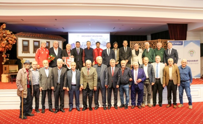 BİR ÖMÜR, BİR AKÇAABAT SÖYLEŞİSİ AKÇAABAT’IN HAFIZASINI GELECEĞE TAŞIDI