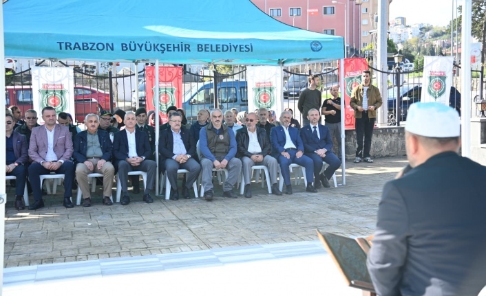 ŞEHİT ASTSUBAY SAMET ÇAKIR KABRİ BAŞINDA ANILDI