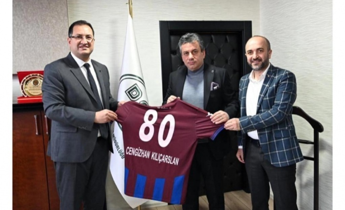 Bölge müdürü Kılıçaslan 1461 FK Formasını giydi.