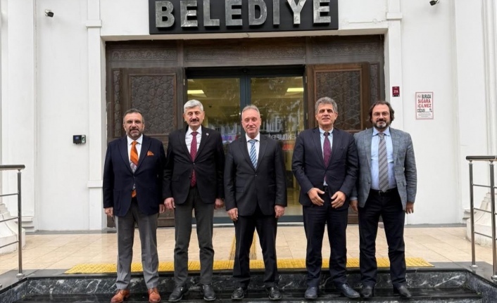 Sağlıkçılar Dr. Çebi’yi ziyaret ettiler