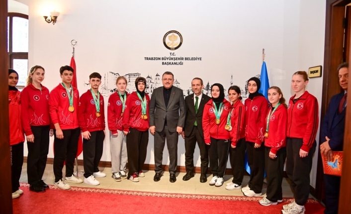 BAŞKAN GENÇ, ŞAMPİYONLARI AĞIRLADI