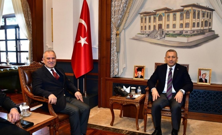 Başkan Ergan Vali Şahin’i ziyaret etti.