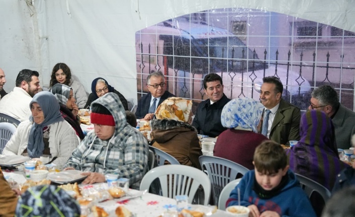 BAŞKAN KAYA, İFTARDA İNÖNÜ MAHALLESİ SAKİNLERİYLE BİR ARAYA GELDİ