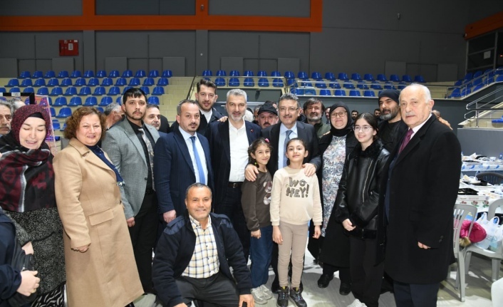 BAŞKAN GENÇ, BEŞİKDÜZÜ’NDE VATANDAŞLARLA GÖNÜL SOFRASINDA BULUŞTU