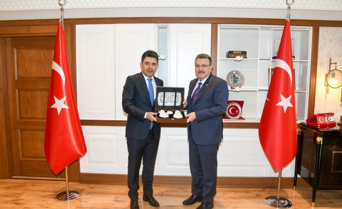 BAKAN YARDIMCISI BOYRAZ’DAN BÜYÜKŞEHİR’E ZİYARET