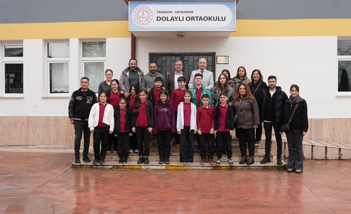 BİR KİTAP, BİN UMUT’ KAMPANYASI İLE KIRSAL MAHALLELERDEKİ OKULLAR KİTAPLARLA BULUŞTU