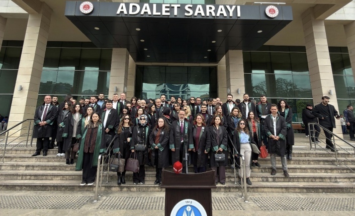 Trabzon barosu’ndan adliye önünde tepki
